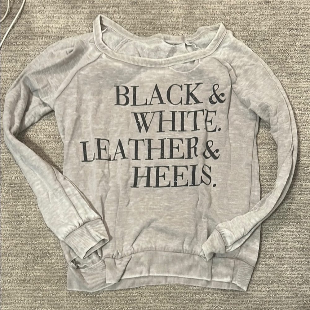 Cha sor worn in graphic tee/cold shoulder sweatshirt thin